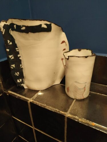 Porseleinen vaas (verkocht) en beker